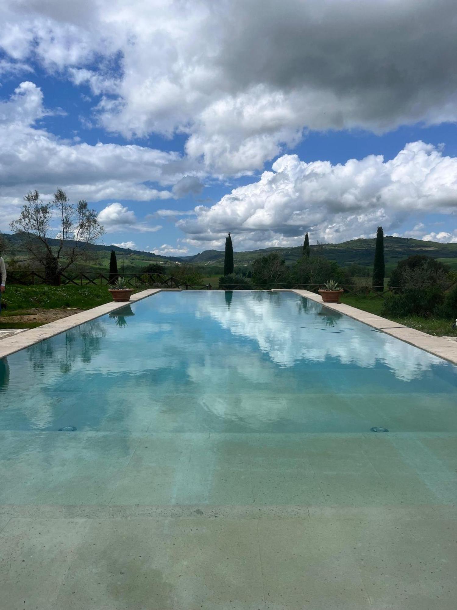Agriturismo Le Sorbelle D'Orcia Con Piscina Pienza Exterior foto