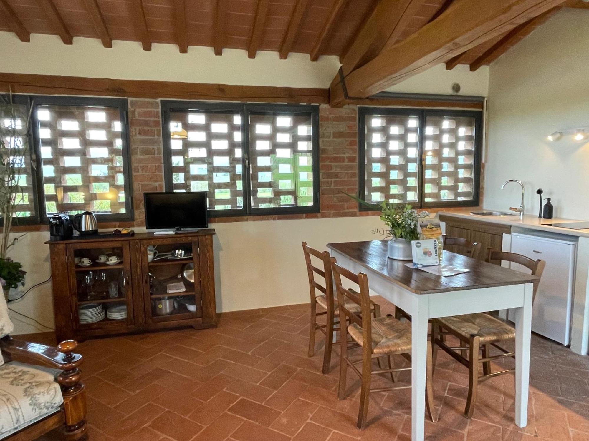 Agriturismo Le Sorbelle D'Orcia Con Piscina Pienza Exterior foto