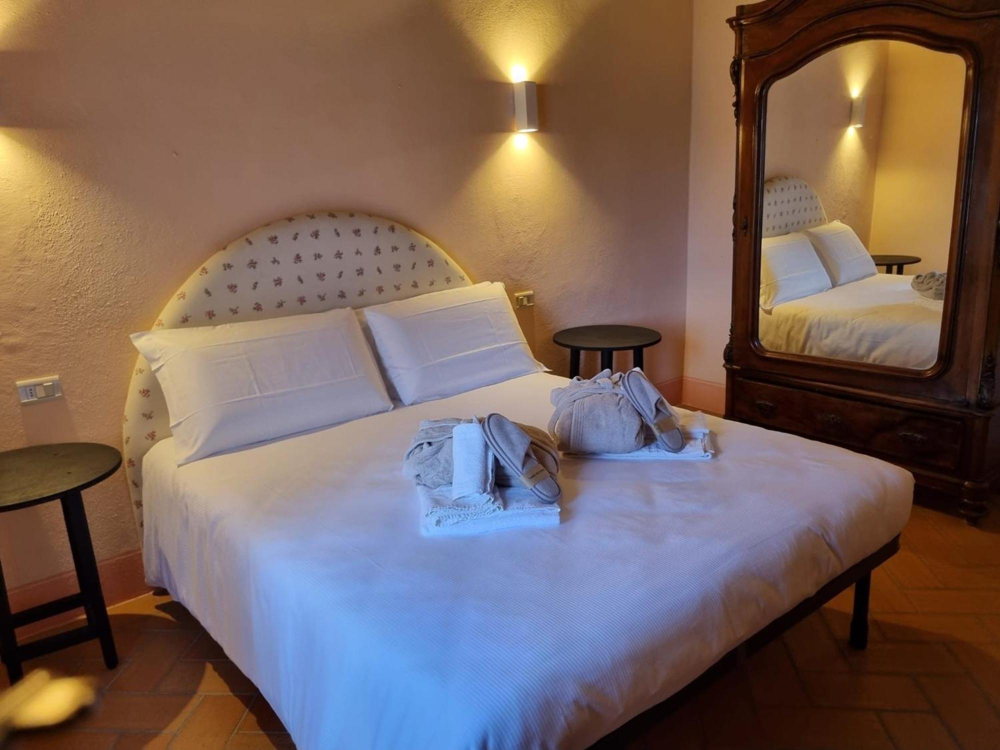 Agriturismo Le Sorbelle D'Orcia Con Piscina Pienza Exterior foto